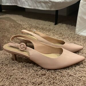 Light pink Marc fisher kitten heel pointed toe size women’s 8